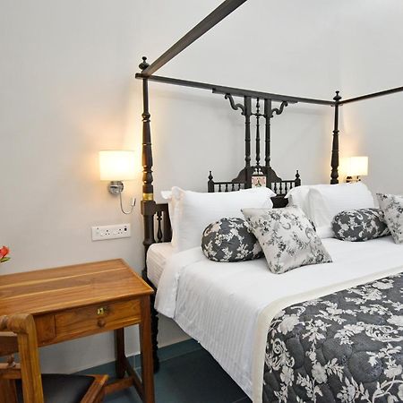 Le Colonial Suites Pondicherry Esterno foto