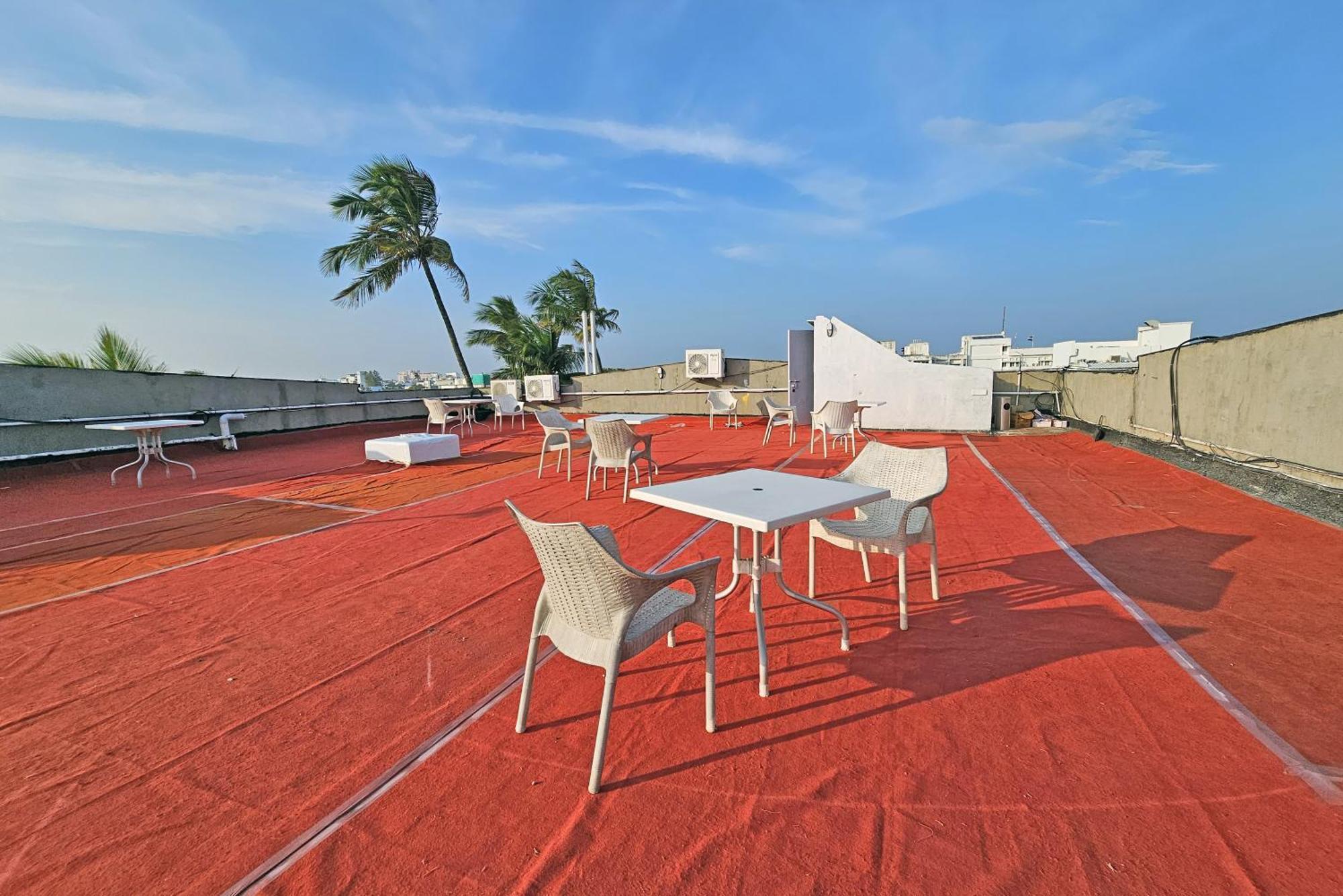 Le Colonial Suites Pondicherry Esterno foto