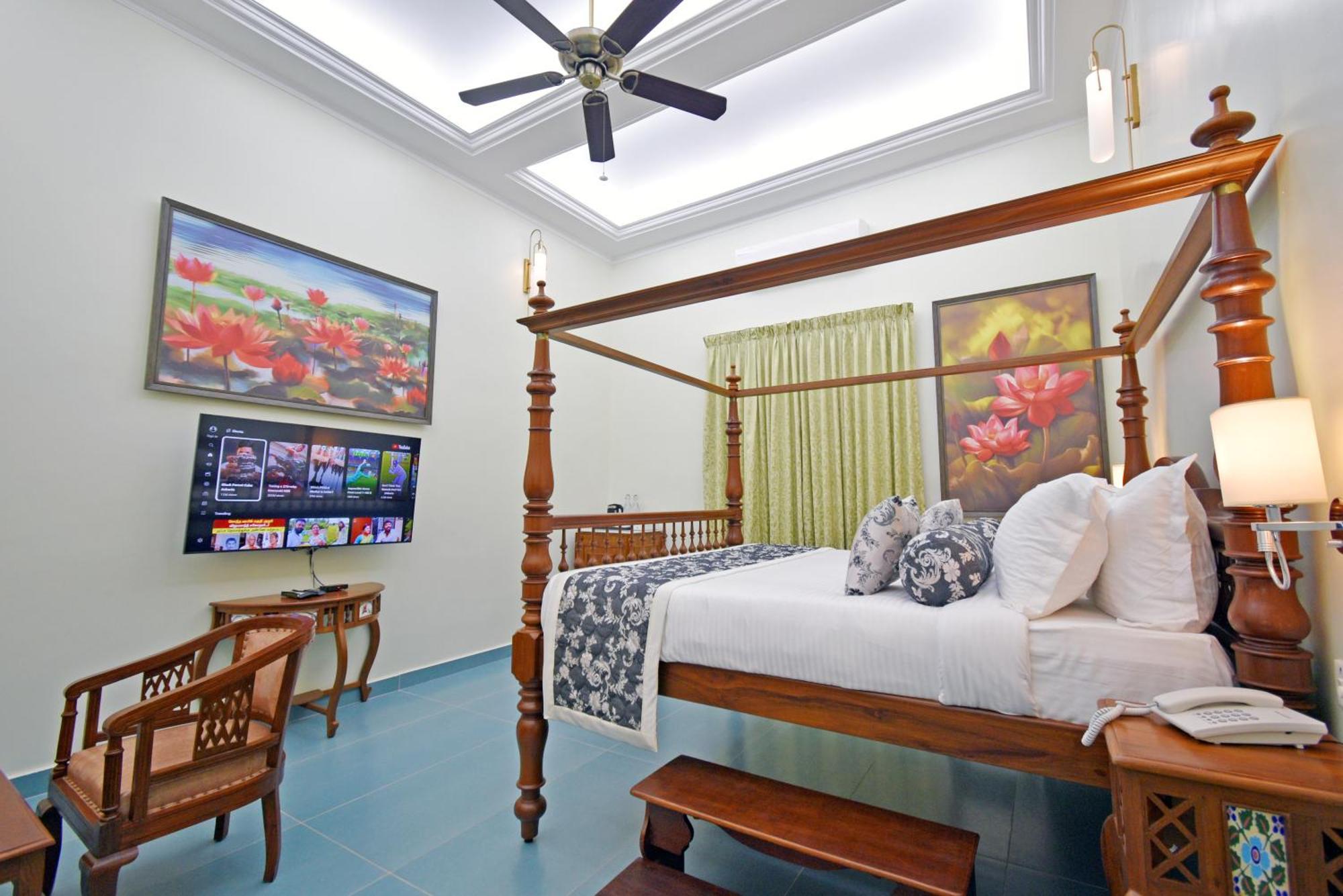Le Colonial Suites Pondicherry Esterno foto